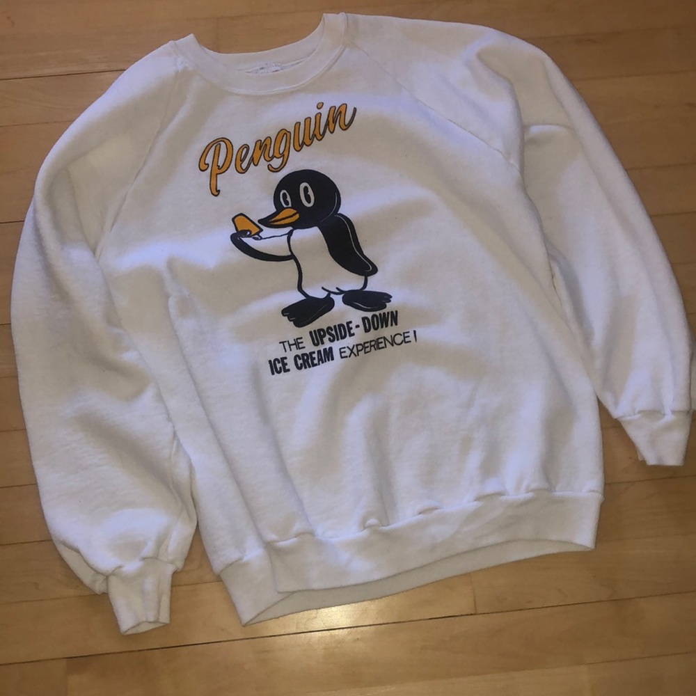 Vintage Penguin White Large Crewneck in amazing condition!